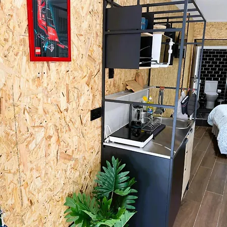 아파트 Art Historic House